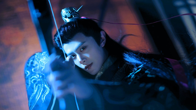 Обои картинки фото кино фильмы, love of the divine tree, парень, лицо, лук, выстрел