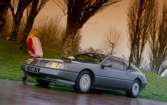 Обои картинки фото автомобили, -авто с девушками, renault