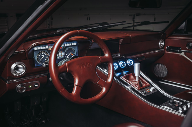 Обои картинки фото автомобили, спидометры, торпедо, twr