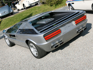 Картинка автомобили выставки уличные фото