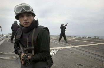 Картинка оружие армия спецназ xxx ню брюнетка модель arkina soldiers army