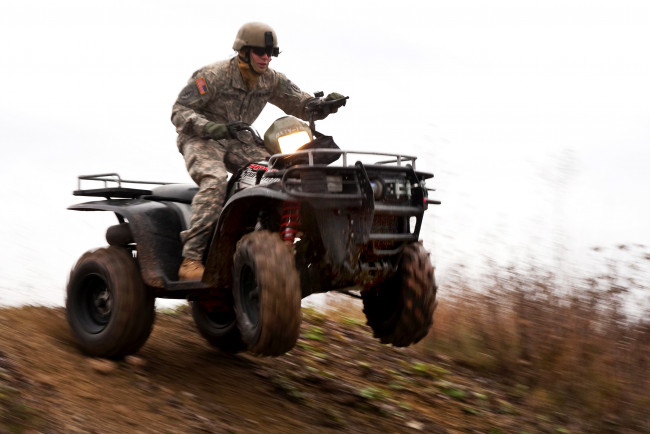 Обои картинки фото техника, военная, ню, модель, блондинка, xxx, donna, b