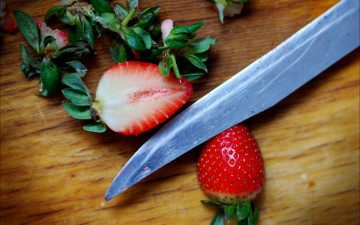 Картинка еда клубника земляника хвостики лезвие