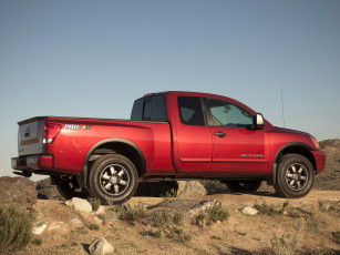 Картинка автомобили nissan datsun красный cab king titan