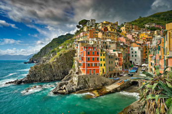 Картинка города -+пейзажи риомаджоре liguria riomaggiore ligurian sea Чинкве-терре cinque terre лигурия здания побережье лигурийское море italy италия