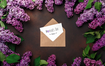 Картинка праздничные день+матери надпись конверт сирень