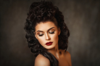 Картинка девушки -+лица +портреты брюнетка макияж