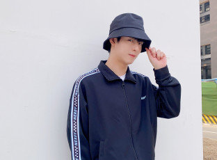 Картинка 08 03 23 мужчины wang+hao+xuan ван хао сюань