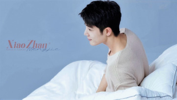 Картинка мужчины xiao+zhan актер свитер постель