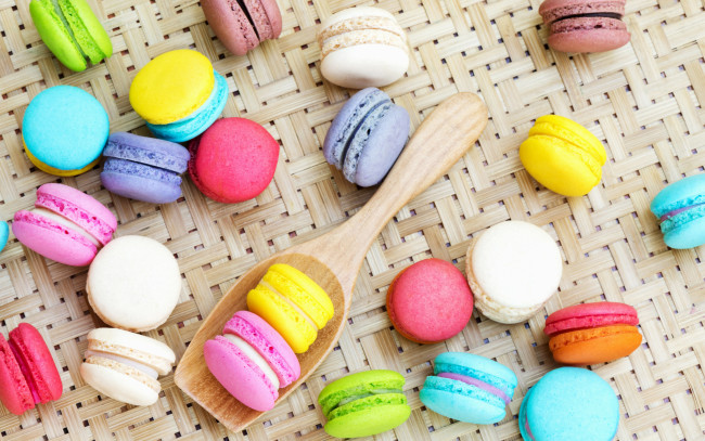 Обои картинки фото еда, макаруны, лакомство, печенье, ассорти