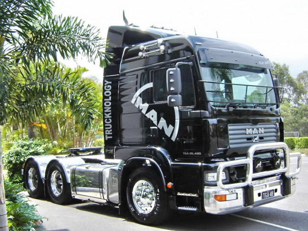 Обои картинки фото автомобили, man