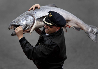 Картинка мужчины unsort лосось рыба улов