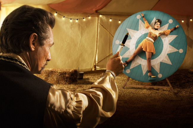 Обои картинки фото автор, mark, holthusen, разное, люди, метатель, ножей