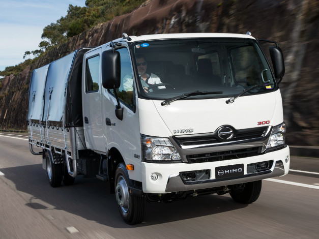 Обои картинки фото автомобили, hino, 300-921, crew, cab, 2014, светлый