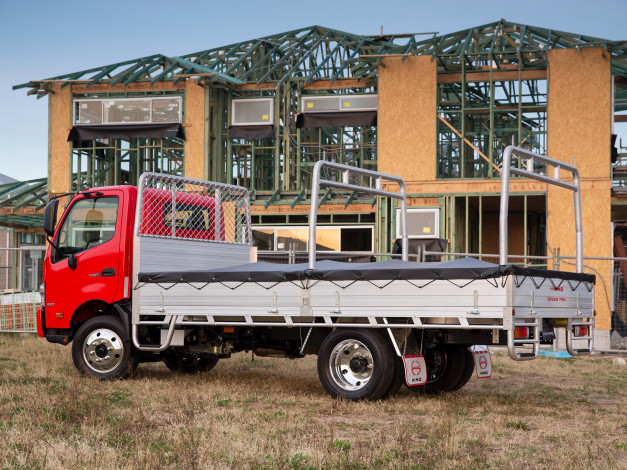 Обои картинки фото автомобили, hino, красный, 2014, 300-921