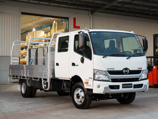 Обои картинки фото автомобили, hino, светлый, 2014, г, cab, crew, 300-920
