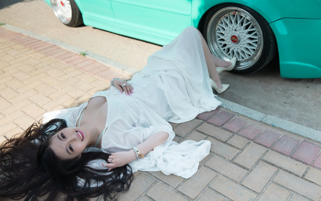 Обои картинки фото автомобили, -авто с девушками, азиатка, автомобиль, фон, взгляд, девушка