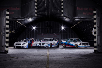 Картинка автомобили bmw белые модели бмв ангар