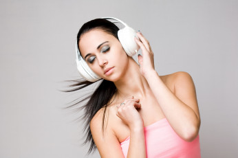 Картинка музыка -другое наушники девушка