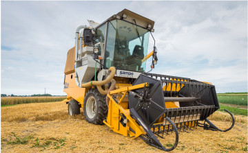 Картинка техника комбайны поле комбайн