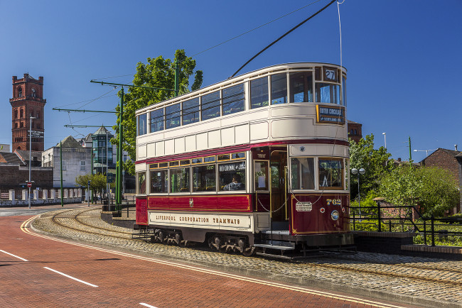 Обои картинки фото техника, трамваи, мостовая, рельсы