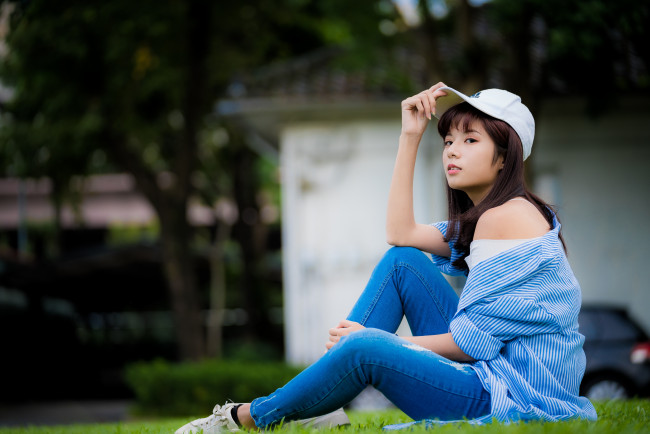 Обои картинки фото девушки, -unsort , азиатки, наряд, макияж, поза, красотка, брюнетка, азиатка, модель, девушка