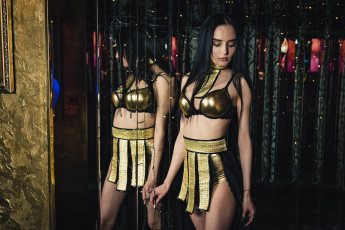 Картинка девушки -+брюнетки +шатенки golden girls ночной клуб модель