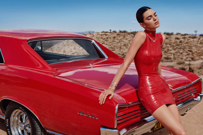 Обои картинки фото kendall jenner - valerie messika‘s 2023 campaign, девушки, kendall jenner, brand, campaign, pontiac, модель, автомобиль, кендалл, дженнер, латекс, бриллианты