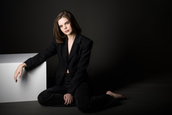 Картинка девушки -+брюнетки +шатенки девушка