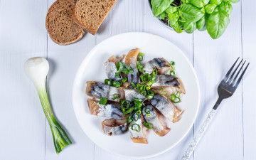 обоя еда, рыбные блюда,  с морепродуктами, хлеб, базилик, селедка, лук