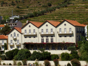 Картинка города улицы площади набережные португалия