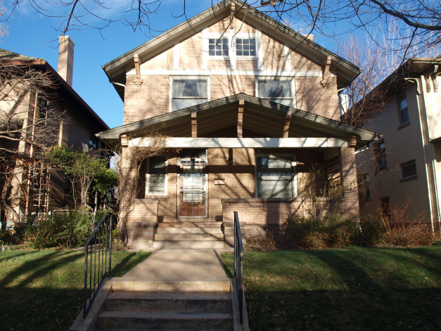 Обои картинки фото города, здания, дома, крыльцо, дверь