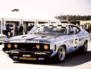 Картинка автомобили выставки уличные фото ford