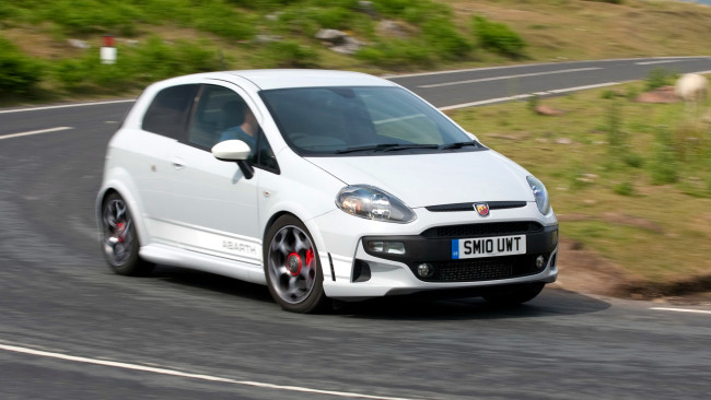 Обои картинки фото fiat, gande, punto, abarth, автомобили, group, италия