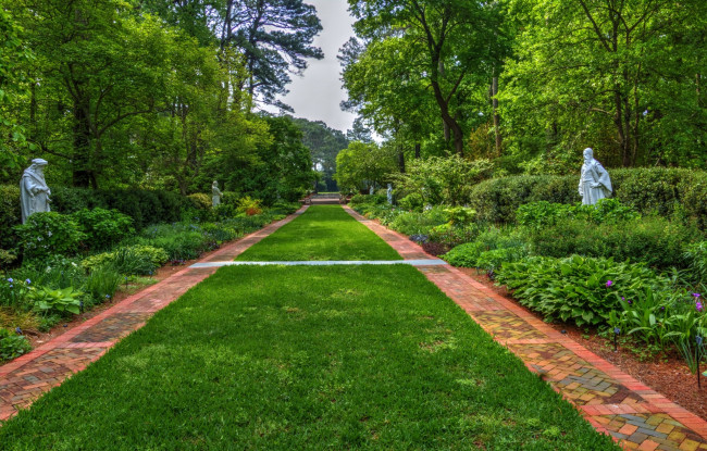 Обои картинки фото разное, садовые и парковые скульптуры, аллея, трава, деревья