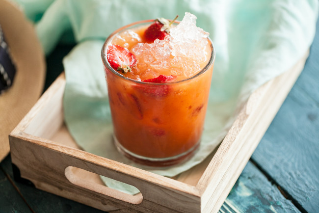 Обои картинки фото еда, напитки, напиток, вкусный, холодный, лед, фрукты