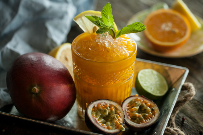 Обои картинки фото еда, напитки, вкусный, холодный, напиток, фрукты, лед