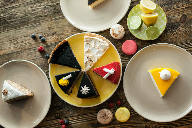 Обои картинки фото еда, торты, шоколад, пирожное, цитрус, сладость