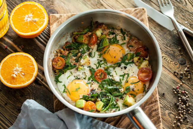 Обои картинки фото еда, Яичные блюда, завтрак, зелень, яйца