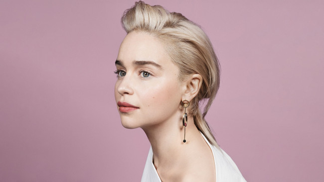 Обои картинки фото девушки, emilia clarke, серьги