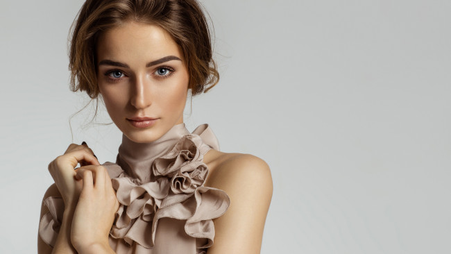 Обои картинки фото девушки, - лица,  портреты, шатенка, взгляд