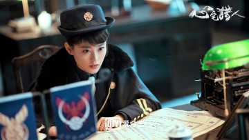 Картинка кино+фильмы psych-hunter девушка полиция стол бумаги