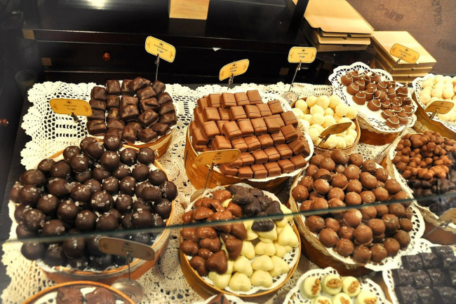 Обои картинки фото еда, конфеты,  шоколад,  мармелад,  сладости, шоколадные, ассорти