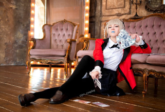 Картинка девушки -+креатив +косплей образ косплей наряд жакет деньги диваны