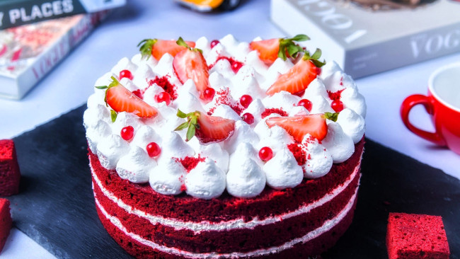 Обои картинки фото еда, торты, торт, книги, чашка