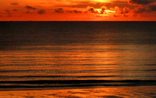 Обои картинки фото природа, моря, океаны, закат, море, облака, штиль