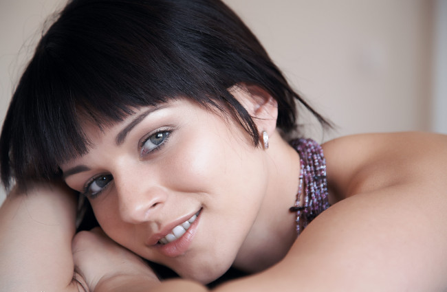 Обои картинки фото _Unsort -НЕ ВЫБИРАТЬ  , девушки, , не, выбирать, челка, улыбка, глаза