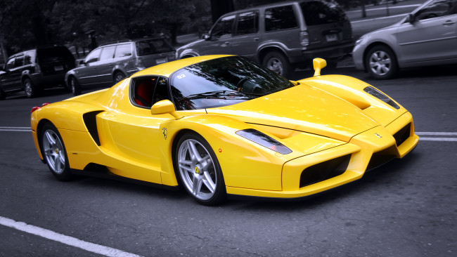 Обои картинки фото ferrari, enzo, автомобили, выставки, уличные, фото, италия, спортивные, гоночные, s, p, a