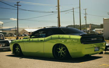 Картинка автомобили выставки+и+уличные+фото 392 srt8 dodge challenger