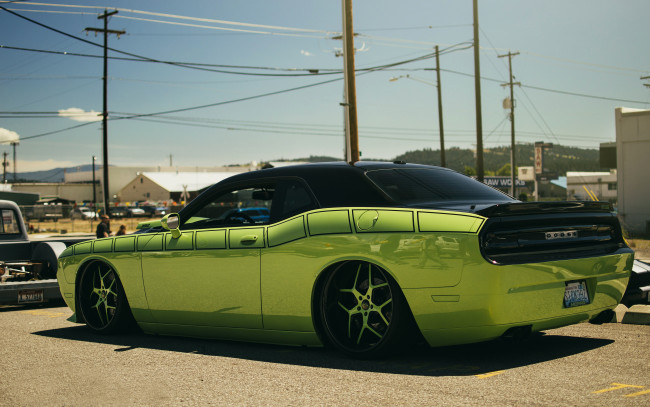 Обои картинки фото автомобили, выставки и уличные фото, 392, srt8, dodge, challenger